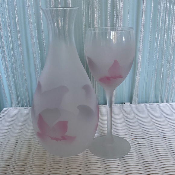 Chevrier Pettigrew Decorative Frosted Pastel Floral Glass and Jug Set - Picture 4 of 17